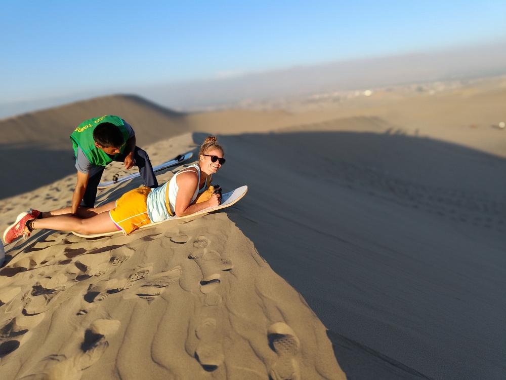 Sandboarding i ørken